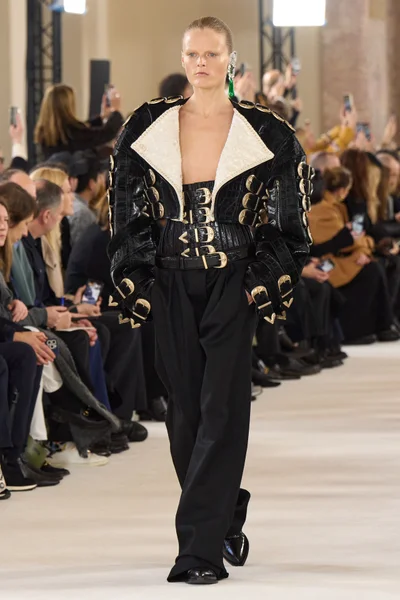 Look 8